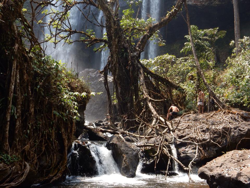 Watervallen in de jungle van Laos <3